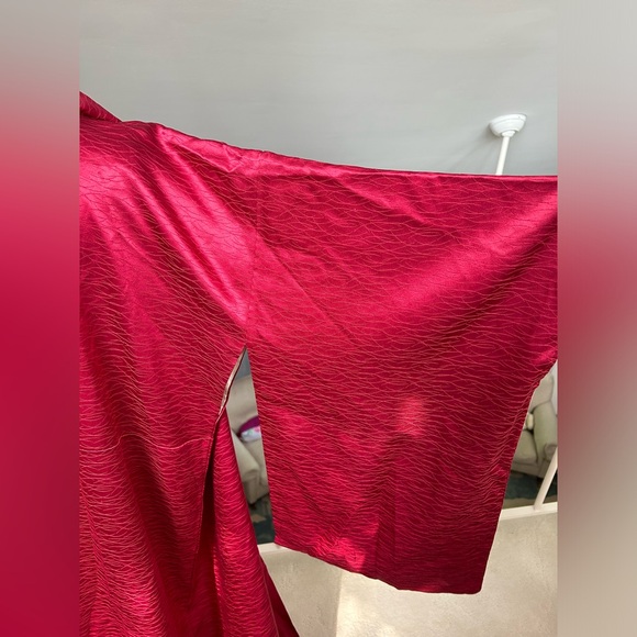 Beautiful Silk Vintage Japanese Kimono Crimson Robe Rare Wafu Red Japan Vampire - Picture 2 of 9